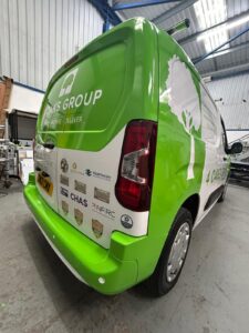 Side view of a New 4 Oaks Branded Fleet 